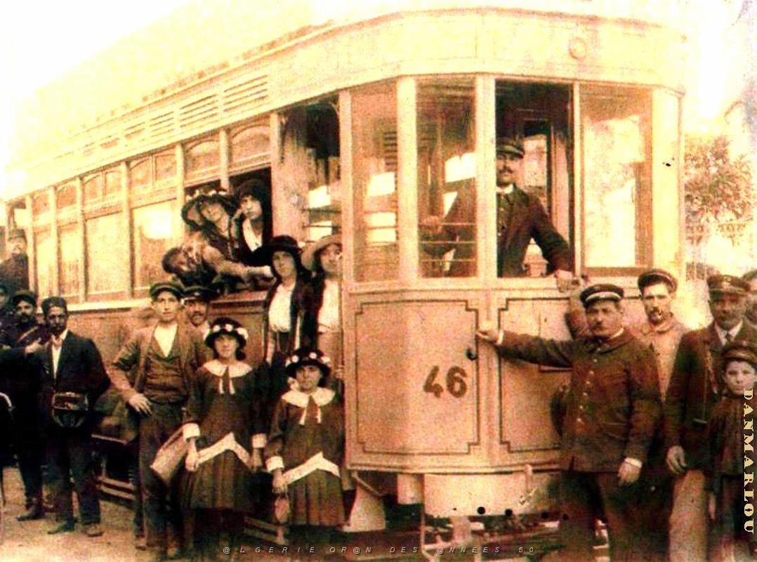 PA i- 62- Place d'armes animee.jpg